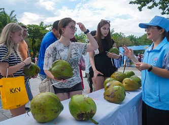 Sanya strives to become modern service industry hub