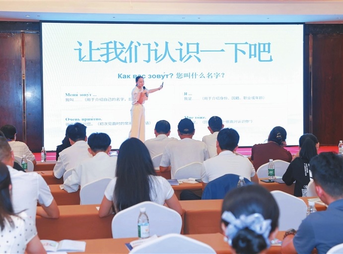 Sanya city boosts its international tourism services