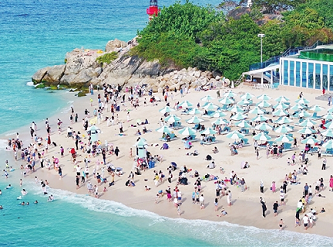 Sanya enchants visitors during Spring Festival holiday